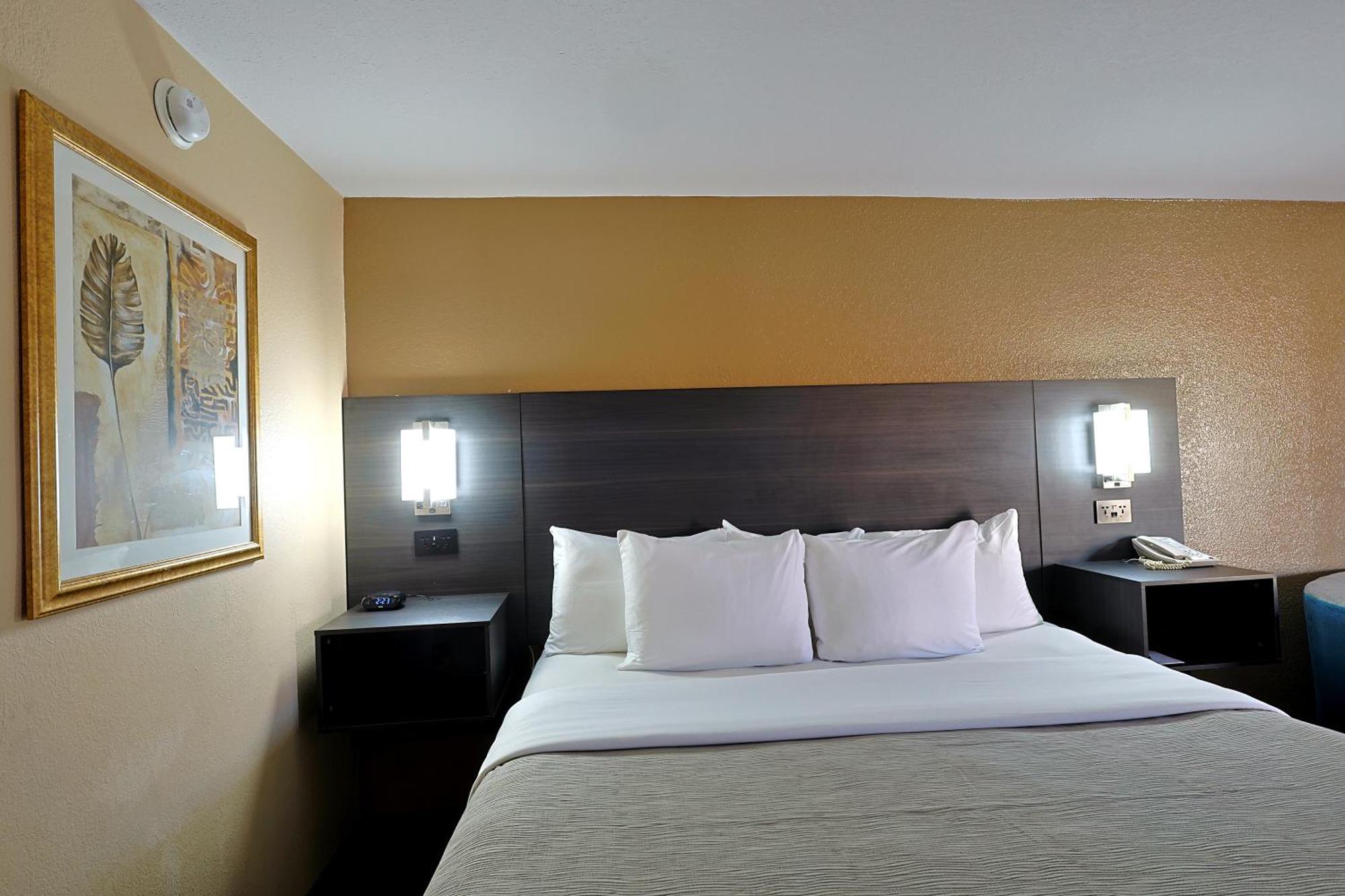 Inn Quality Kennedy Space Center 2*